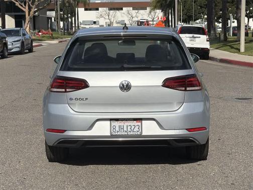 2019 Volkswagen e-Golf SE