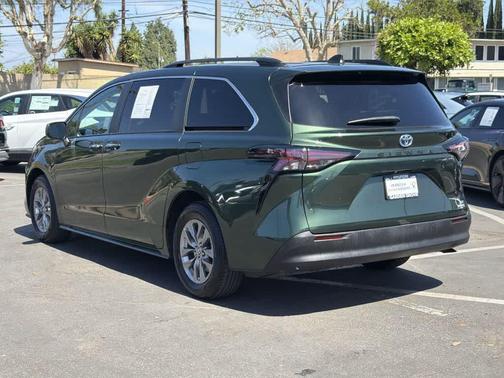2023 Toyota Sienna XLE