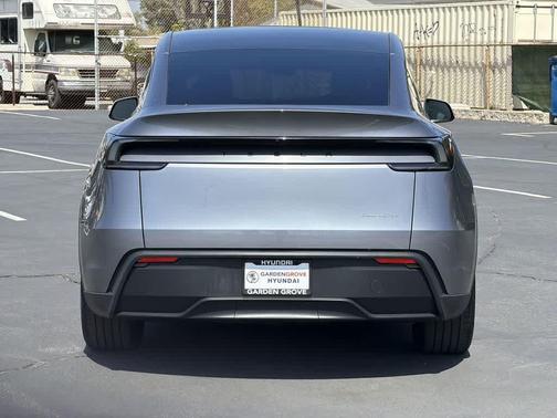 Quicksilver 2026 Tesla Model Y AWD