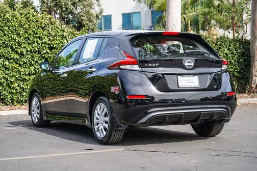 Super Black 2023 Nissan Leaf S 40 kWh