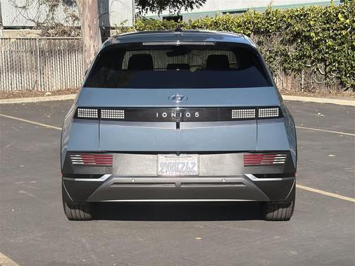 2024 Hyundai IONIQ 5 SE Standard Range