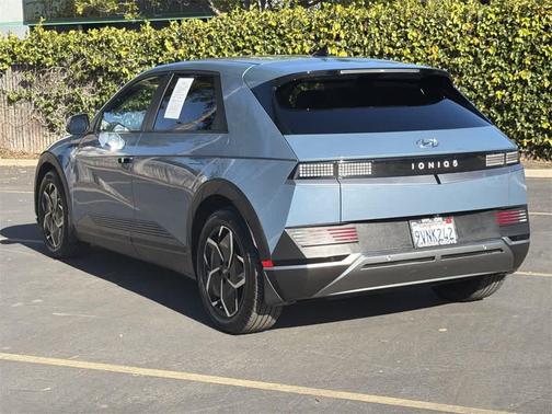 2024 Hyundai IONIQ 5 SE Standard Range