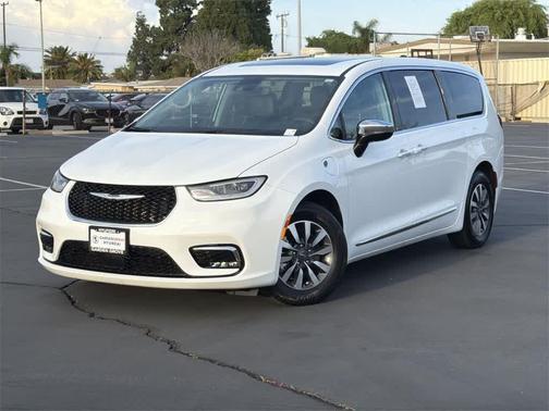 2023 Chrysler Pacifica Hybrid Limited