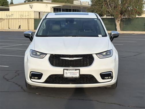 2023 Chrysler Pacifica Hybrid Limited