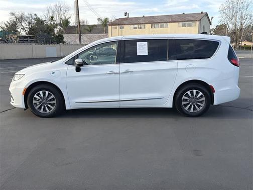 2023 Chrysler Pacifica Hybrid Limited