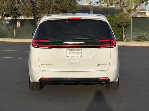 2023 Chrysler Pacifica Hybrid Limited