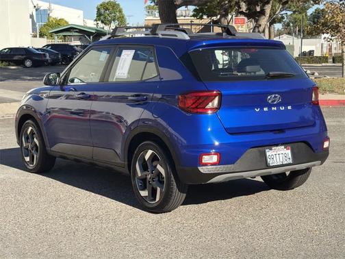 2024 Hyundai VENUE Limited