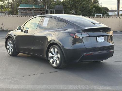 2024 Tesla Model Y Long Range Dual Motor All-Wheel Drive