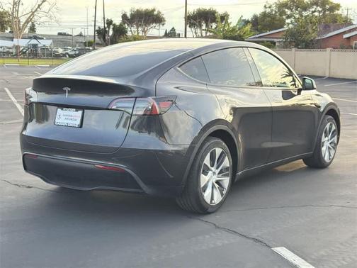 2024 Tesla Model Y Long Range Dual Motor All-Wheel Drive