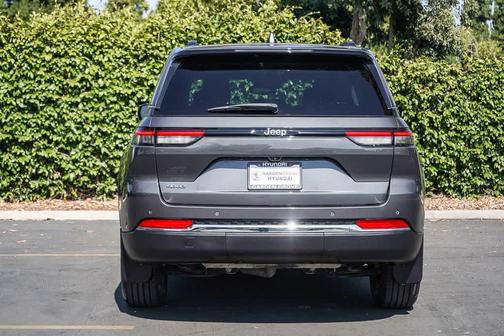 Baltic Gray Metallic Clearcoat 2022 Jeep Grand Cherokee 4xe Base