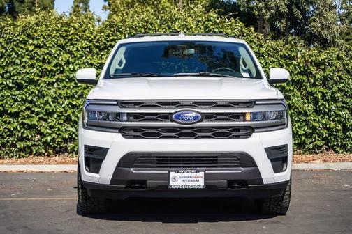 OXFORD WHITE 2023 Ford Expedition XLT