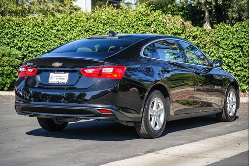 Mosaic Black Metallic 2023 Chevrolet Malibu 1LS