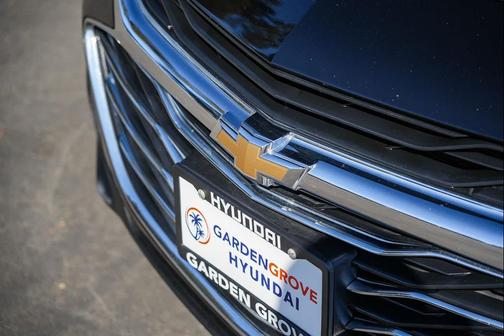 Mosaic Black Metallic 2023 Chevrolet Malibu 1LS