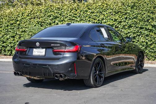 Black Sapphire Metallic 2023 BMW M340 M340i