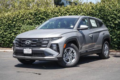 Shimmering Silver 2026 Hyundai TUCSON SE