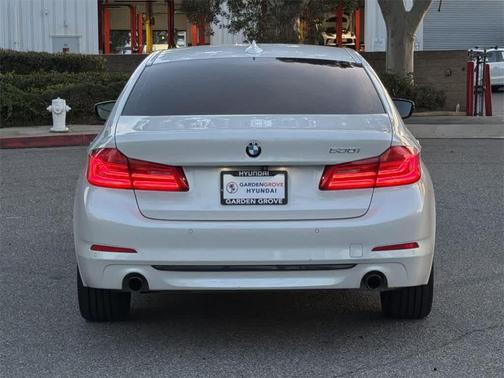 2020 BMW 530 i