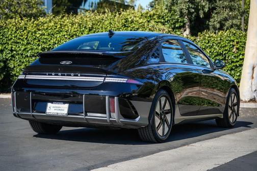 Onyx Black 2023 Hyundai IONIQ 6 SE