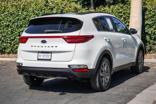 Snow White Pearl 2021 Kia Sportage S