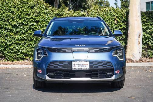 Mineral Blue 2024 Kia Niro EV Wave