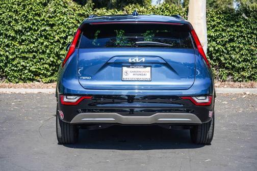 Mineral Blue 2024 Kia Niro EV Wave