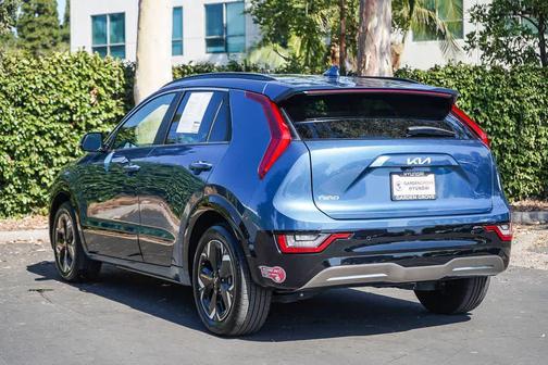 Mineral Blue 2024 Kia Niro EV Wave