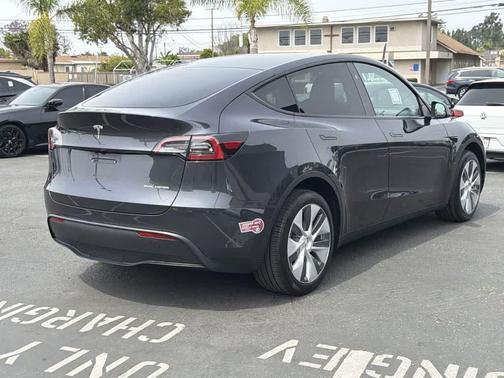 2024 Tesla Model Y Long Range Dual Motor All-Wheel Drive