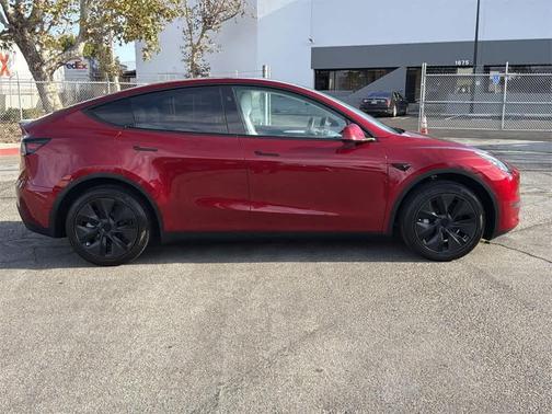 2024 Tesla Model Y RWD