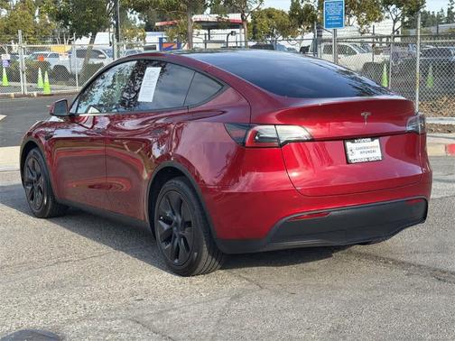 2024 Tesla Model Y RWD