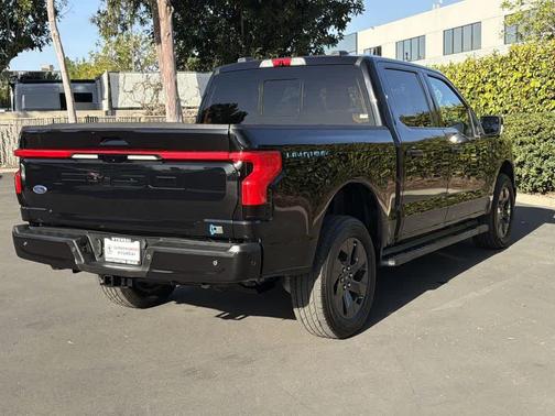 2022 Ford F-150 Lightning LARIAT