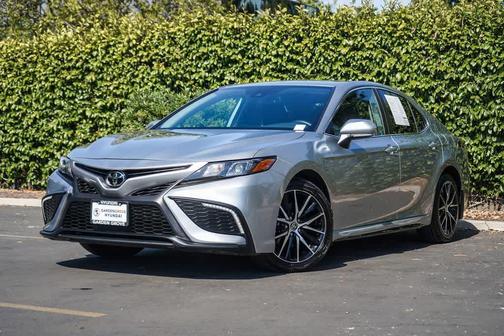 Celestial Silver Metallic 2024 Toyota Camry SE