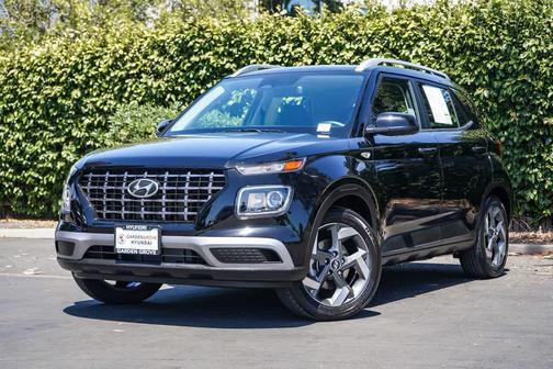 Onyx Black 2024 Hyundai VENUE SEL