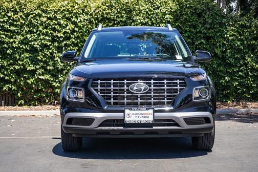 Onyx Black 2024 Hyundai VENUE SEL