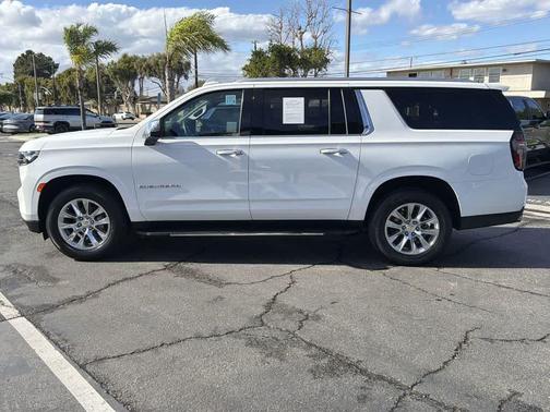 2023 Chevrolet Suburban Premier