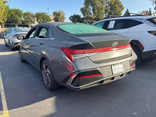 2025 Hyundai ELANTRA SEL