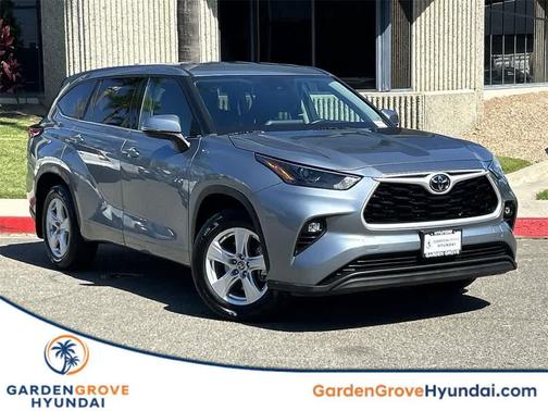 2022 Toyota Highlander LE