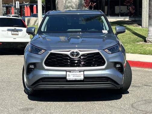 2022 Toyota Highlander LE