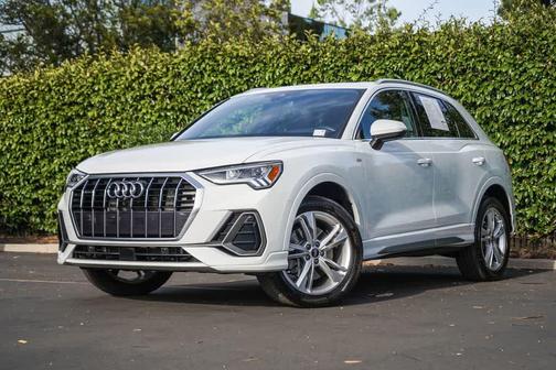 Glacier White Metallic 2023 Audi Q3 45 S line Premium Plus