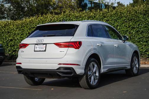 Glacier White Metallic 2023 Audi Q3 45 S line Premium Plus