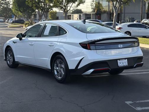 2025 Hyundai SONATA SE