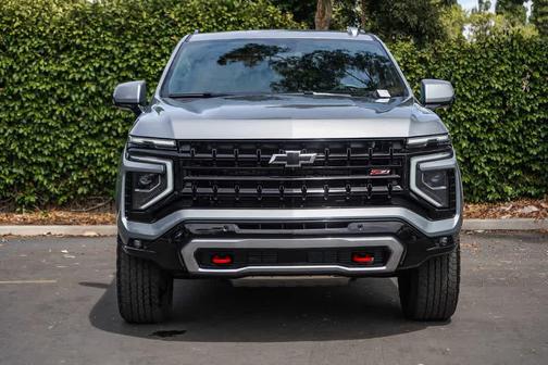 Sterling Gray Metallic 2025 Chevrolet Suburban 4WD Z71