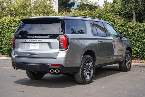 Sterling Gray Metallic 2025 Chevrolet Suburban 4WD Z71
