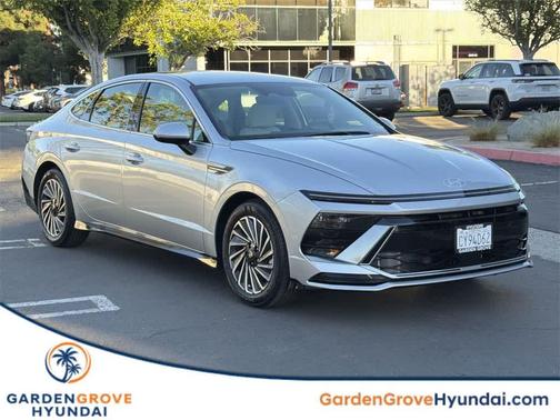 2025 Hyundai SONATA Hybrid SE