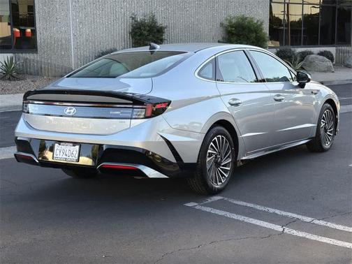 2025 Hyundai SONATA Hybrid SE
