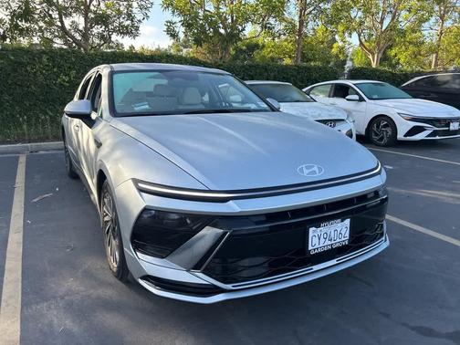 2025 Hyundai SONATA Hybrid SE