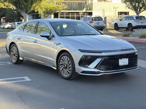 2025 Hyundai SONATA Hybrid SE