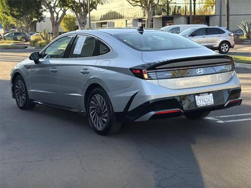 2025 Hyundai SONATA Hybrid SE