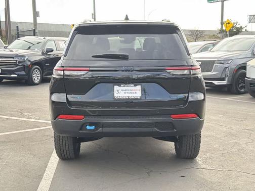 2023 Jeep Grand Cherokee 4xe Trailhawk