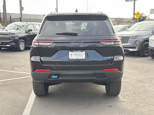 2023 Jeep Grand Cherokee 4xe Trailhawk