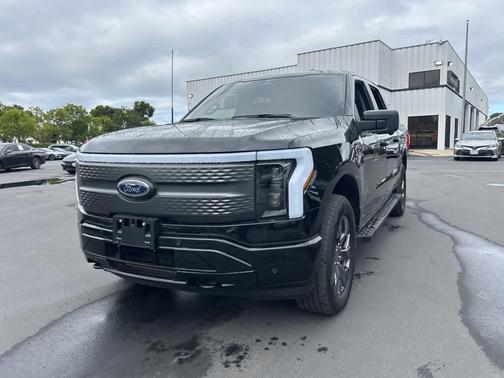 2023 Ford F-150 Lightning XLT