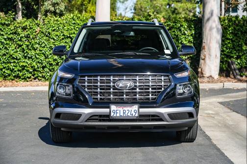 2023 Hyundai VENUE SEL